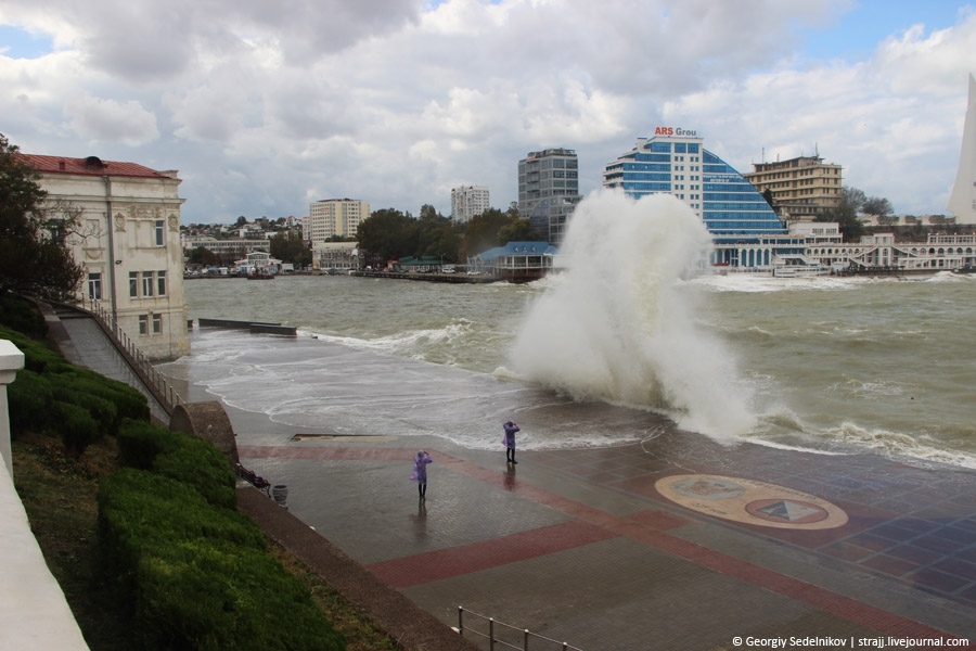 Шторм в Севастополе 24.09.2014