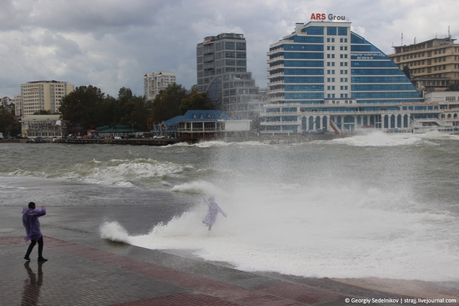 Шторм в Севастополе 24.09.2014