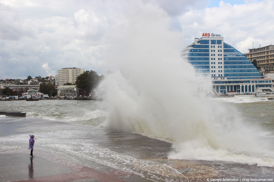 Шторм в Севастополе 24.09.2014