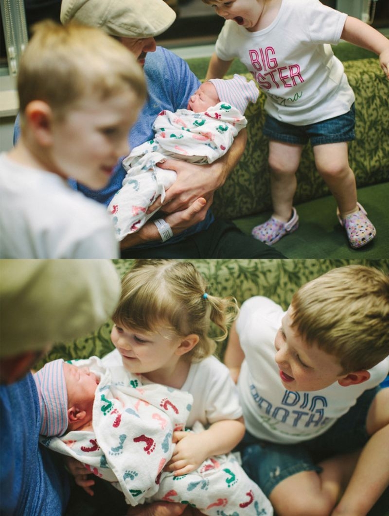 Дети впервые видят своих новорожденных братьев и сестер