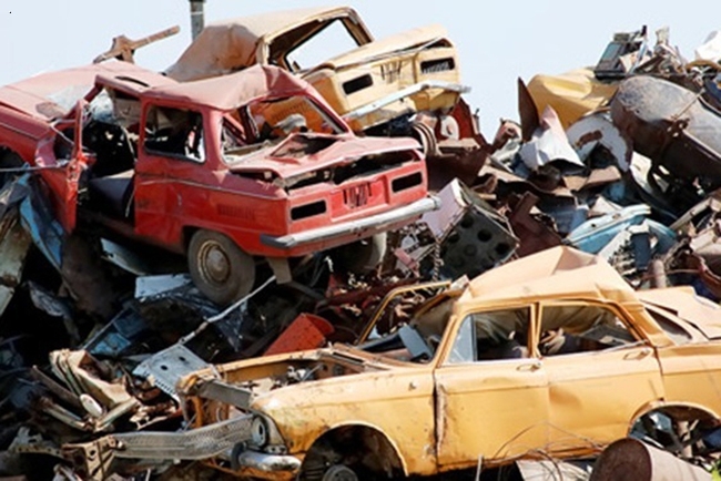 В Москве утвердили порядок утилизации брошенных автомобилей