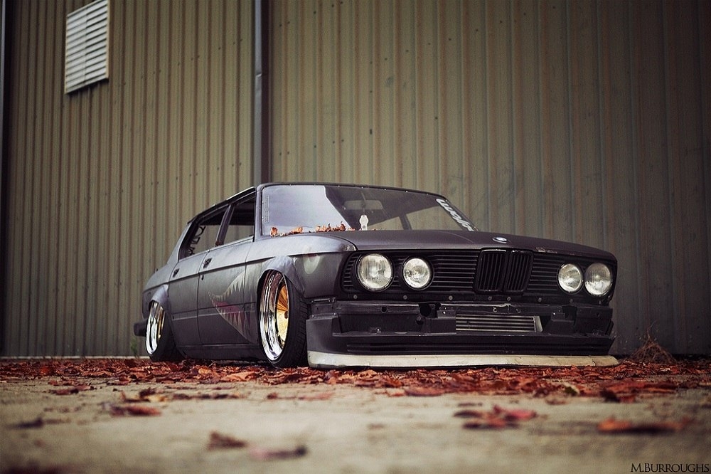 История про "ржавую" BMW E28 
