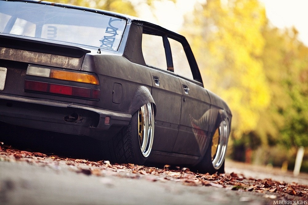 История про "ржавую" BMW E28 