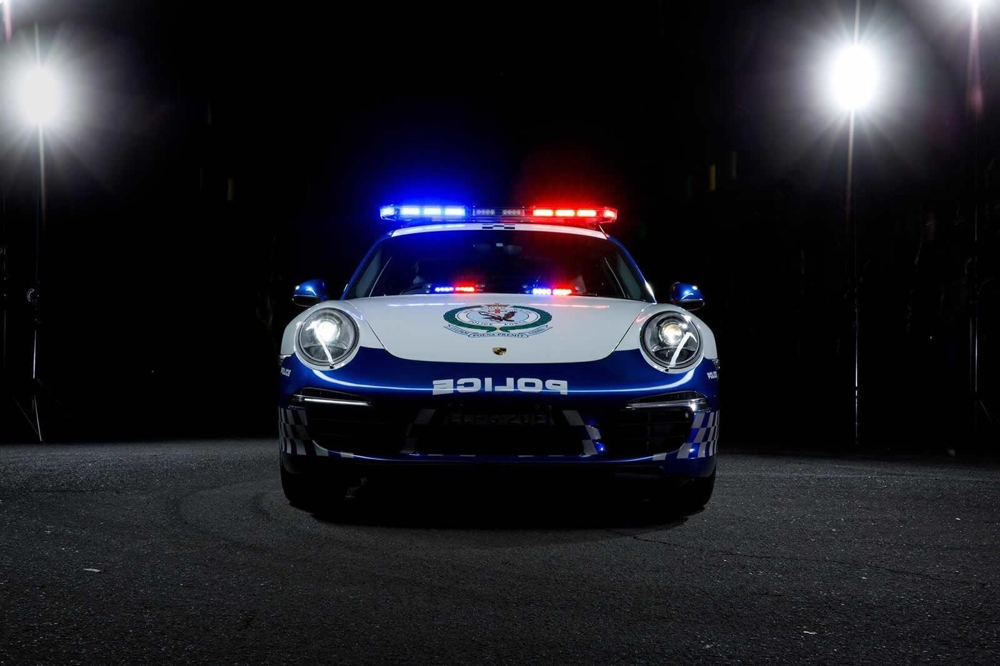 Полицейский Porsche 911 Carrera