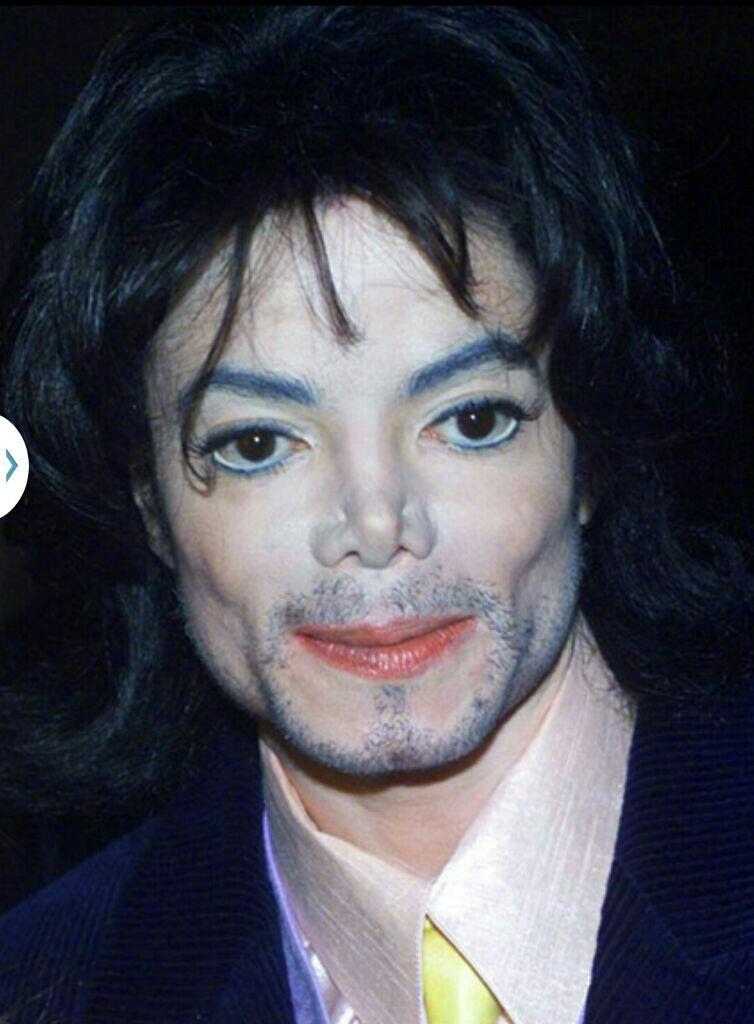 Как мог выглядеть Майкл Джексон в 2000 году без пластических операций