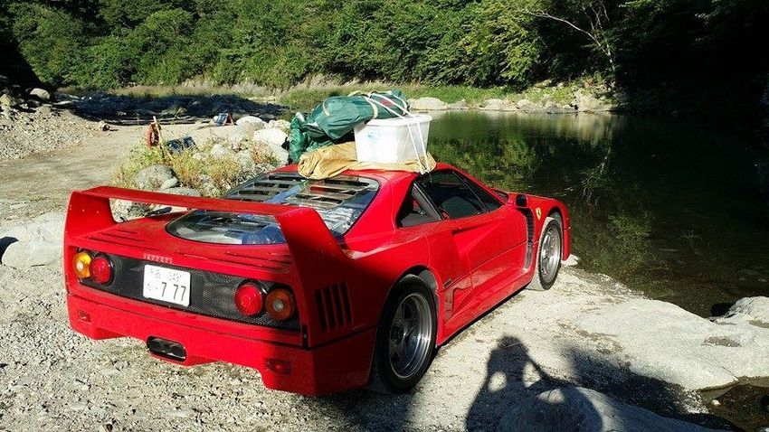 Японец отправился в поход на Ferrari F40