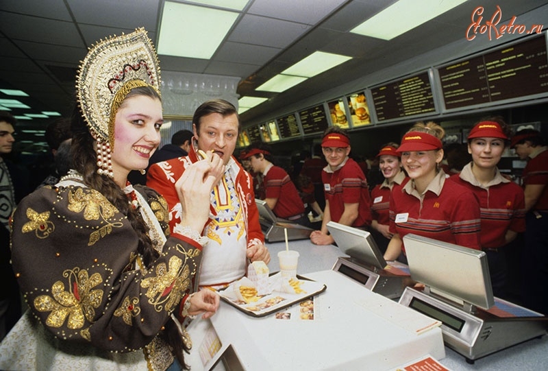 Первый в СССР ресторан сети МакДональдс(1990 год)