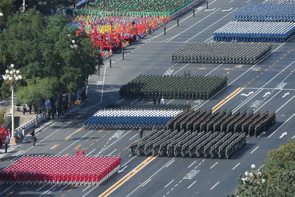 Как готовят копи/пестов к параду 1 Октября в Китае.