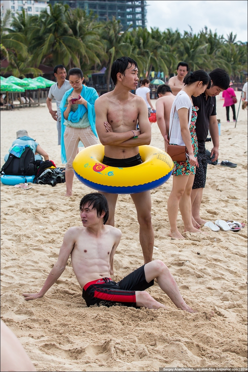 Как китайцы ходят на пляж