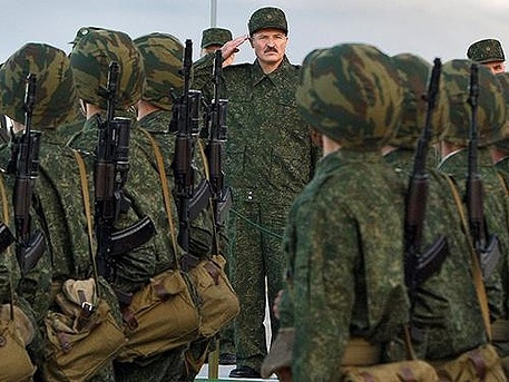 Лукашенко готов послать армию Белоруссии на Украину 