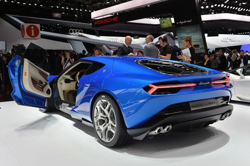 Первый гибридный суперкар от Lamborghini