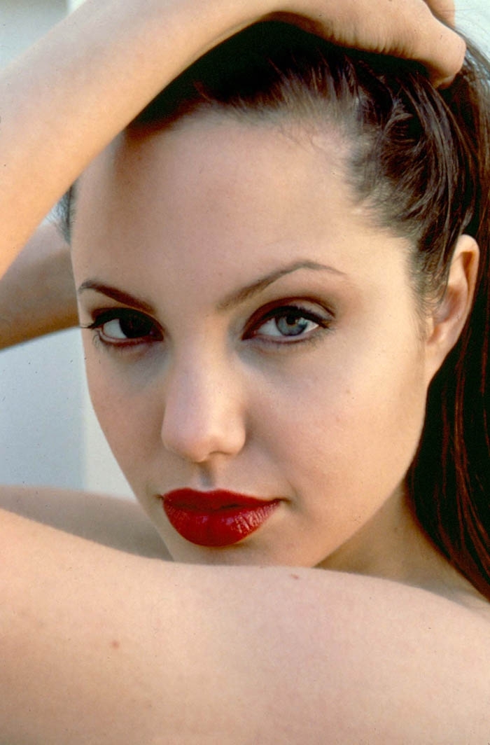 Аппетитная Анджелина Джоли, год 1994