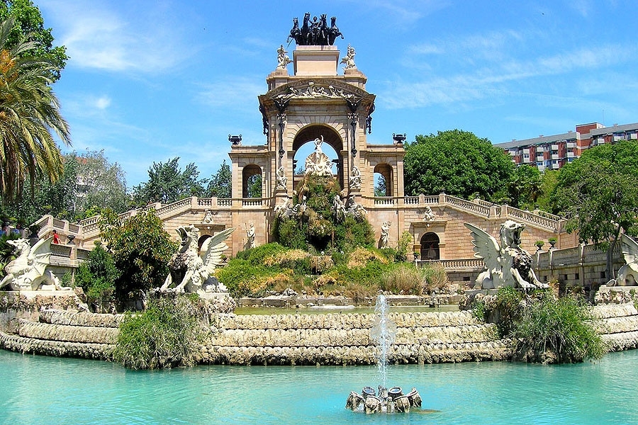 Парк Цитадели в Барселоне - для любителей тихого отдыха
