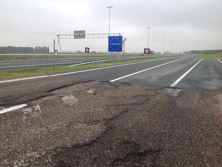 Стык дорог на границе Бельгии и Германии