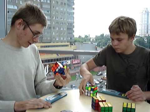 Кубик Рубика одной рукой 