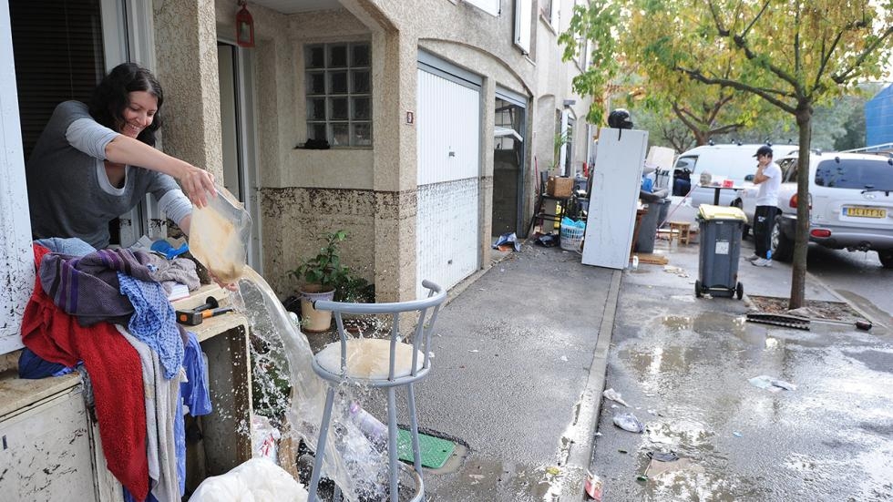 Сильнейший ураган перевернул юг Франции