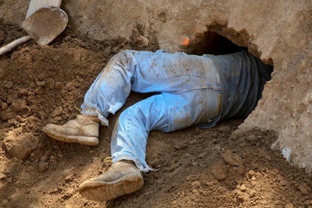 Мужчина прорыл тоннель из спальни своей жены в паб