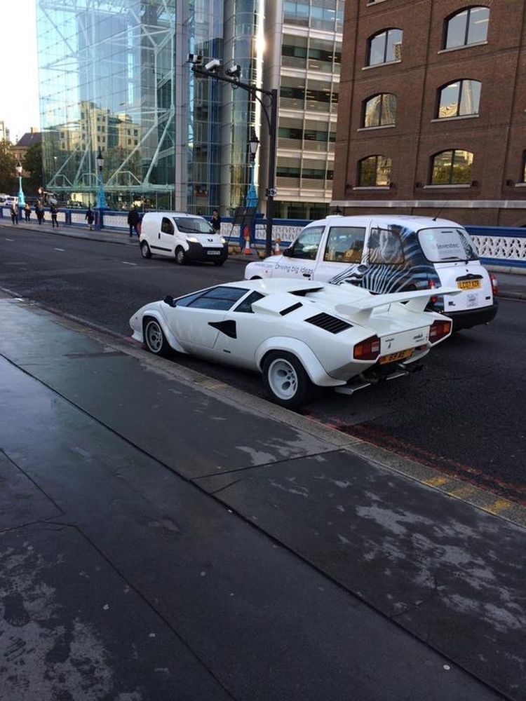 В Лондоне бросили Lamborghini Countach
