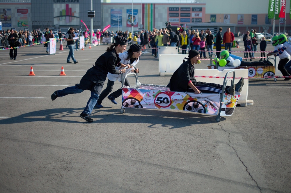 Bed Racing - первые гонки на кроватях в Воронеже