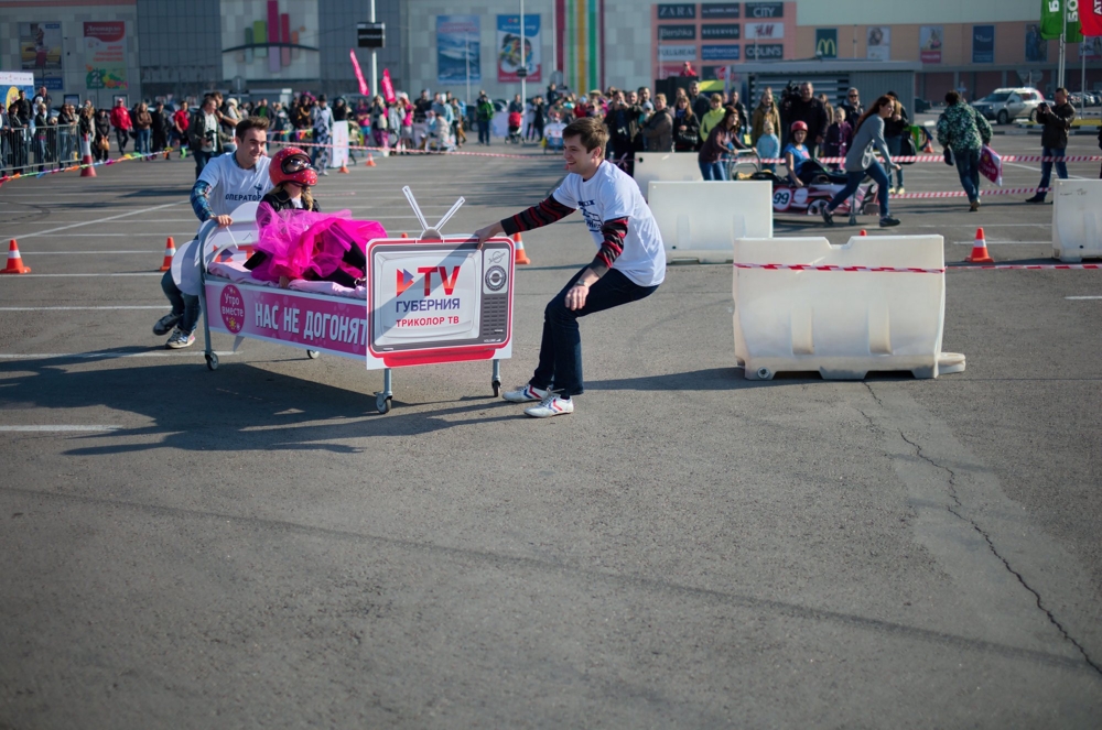 Bed Racing - первые гонки на кроватях в Воронеже