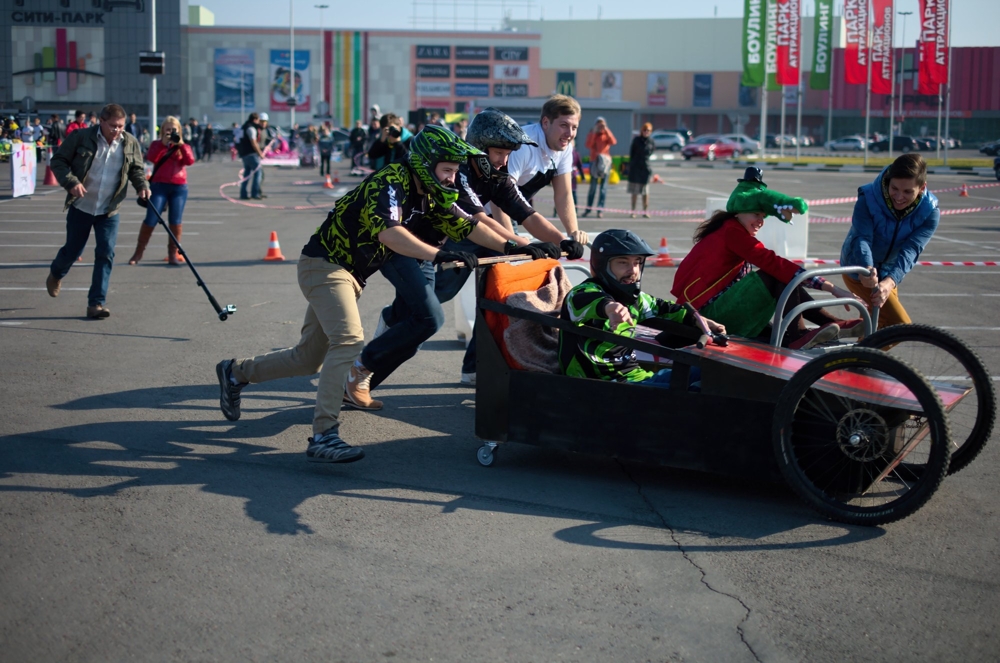 Bed Racing - первые гонки на кроватях в Воронеже