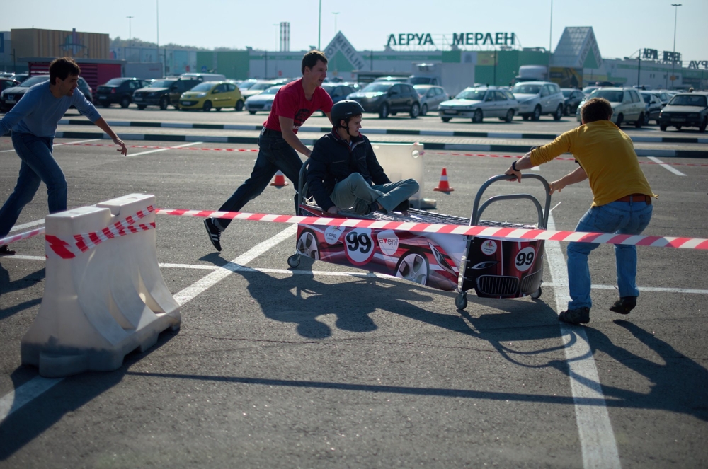 Bed Racing - первые гонки на кроватях в Воронеже