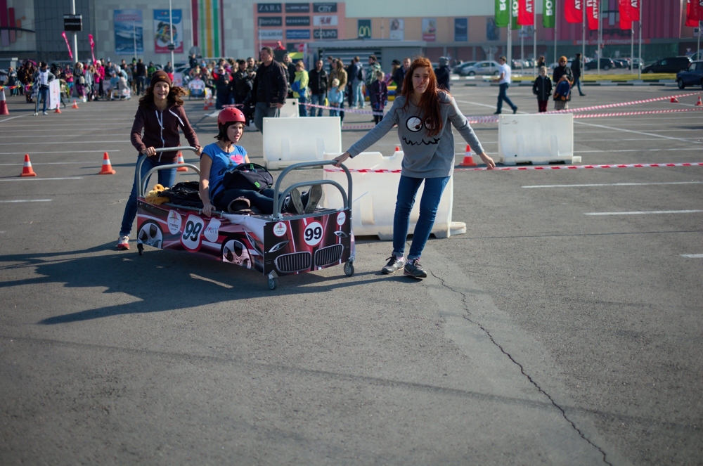 Bed Racing - первые гонки на кроватях в Воронеже