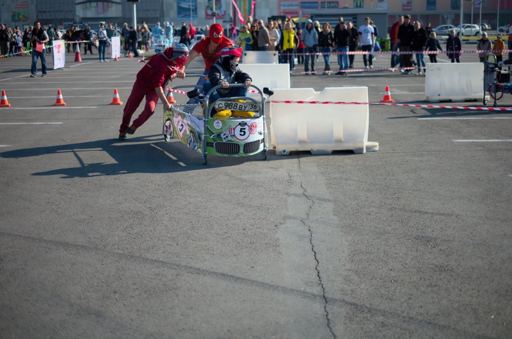 Bed Racing - первые гонки на кроватях в Воронеже