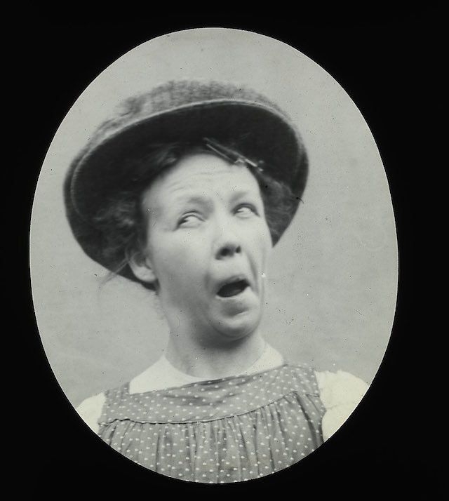 В 1900 году люди тоже корчили рожи во время фотосъемки 