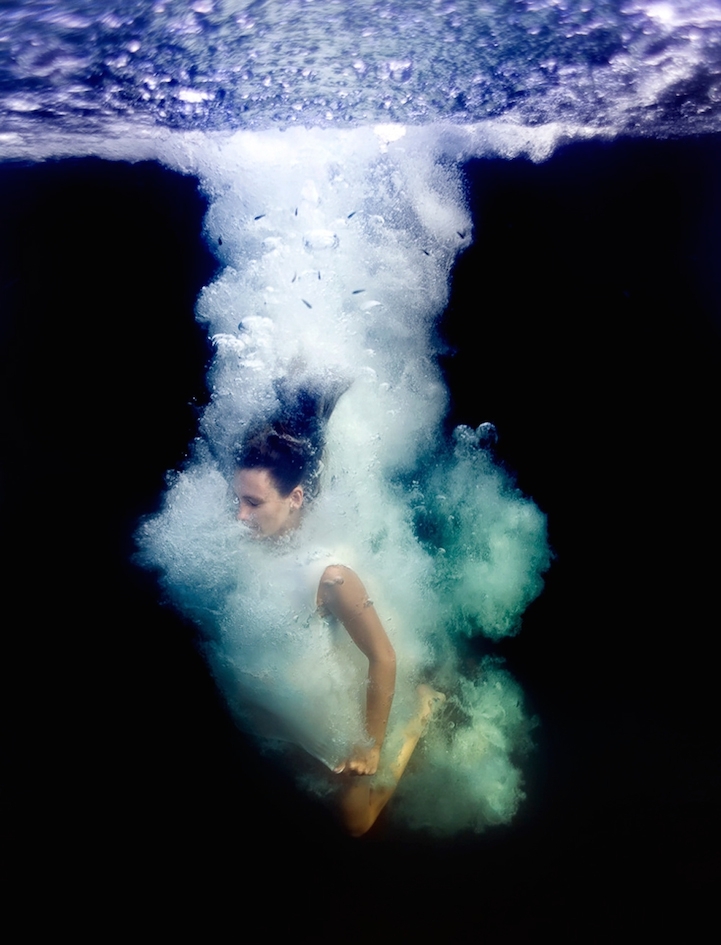  Завораживающие снимки с "подводной девушкой"