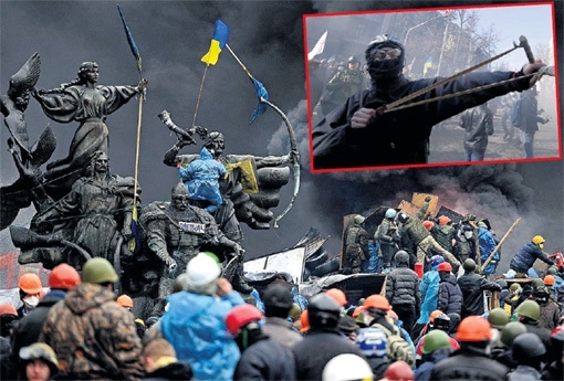 Януковича окружали предатели