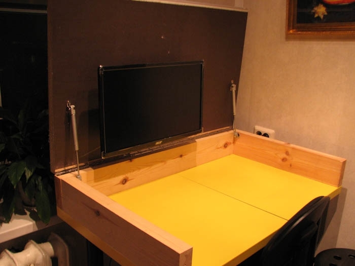 Кухонный компьютерный стол