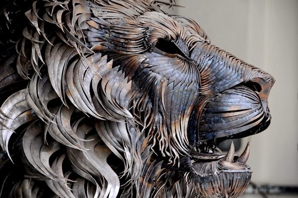Металлическая скульптура льва, автор Селькуком Yilmaz !!!