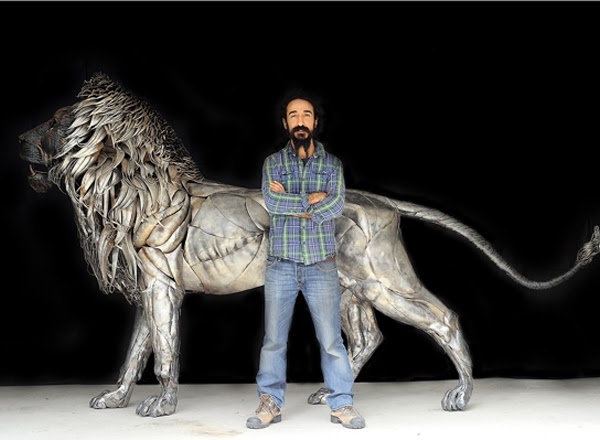 Металлическая скульптура льва, автор Селькуком Yilmaz !!!