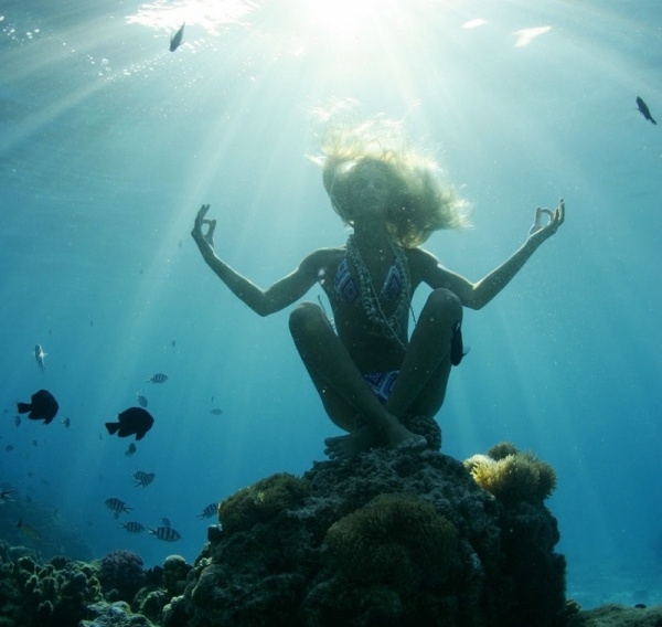 Йога под водой – подборка фотографий