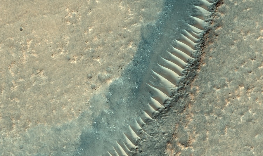 "Стеклянные тоннели" на Марсе