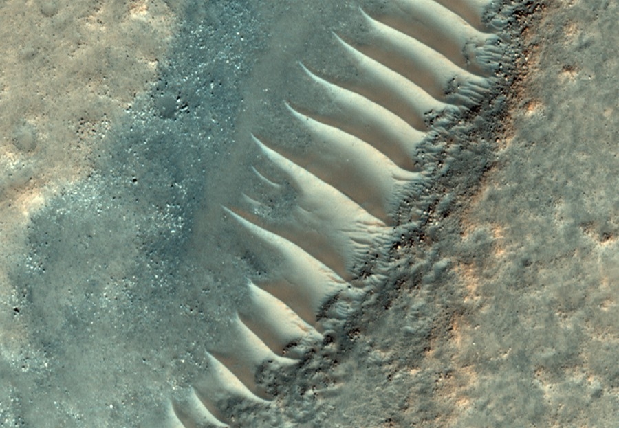 "Стеклянные тоннели" на Марсе