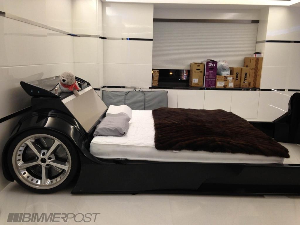 Кровать BMW