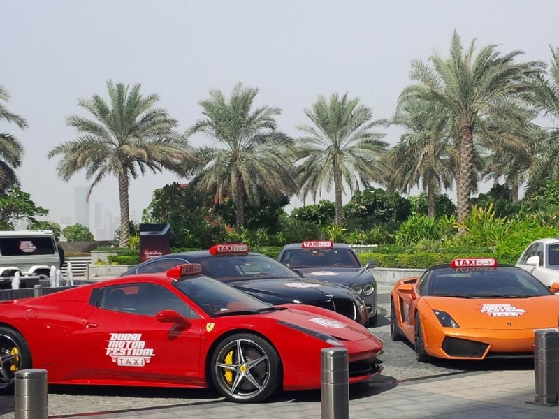 В Дубае Bentley, Ferrari и Lamborghini сделают бесплатными такси 