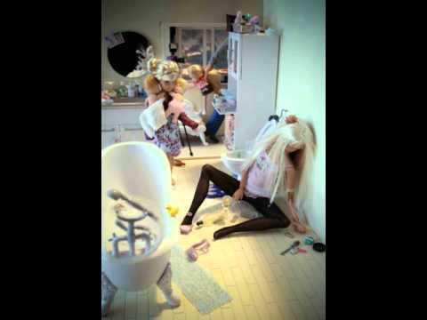 Пьяная Барби. Drunk Barbie 