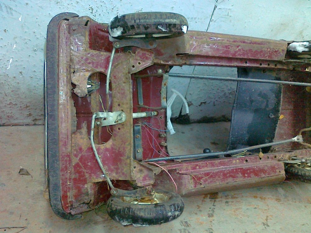 Реставрация педальной машинки "Москвич"  1991 года