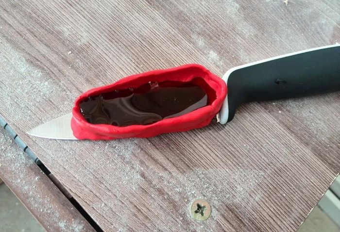 Простая гравировка на ноже