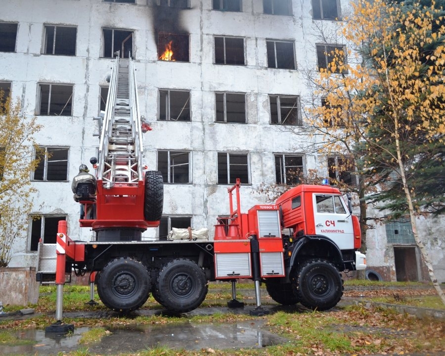 Как тушат пожар в многоэтажном доме