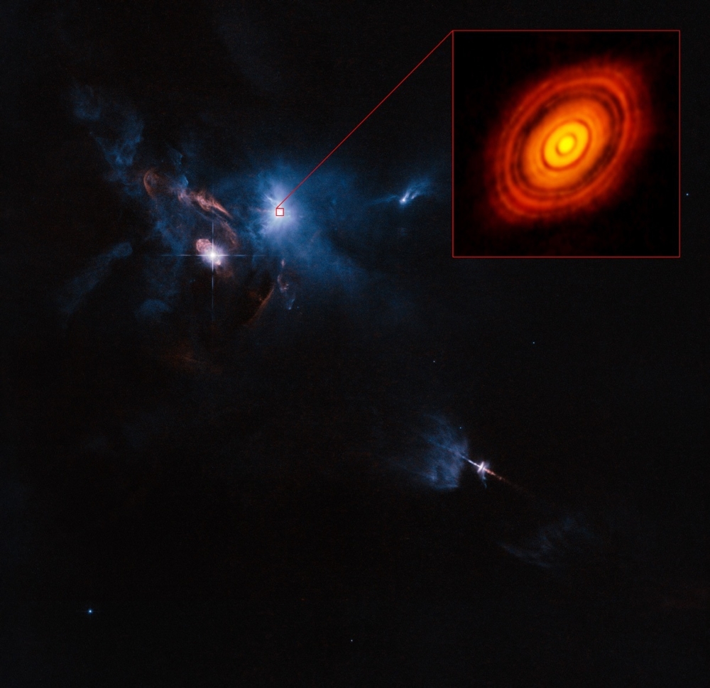  Первая фотография формирования звездной системы