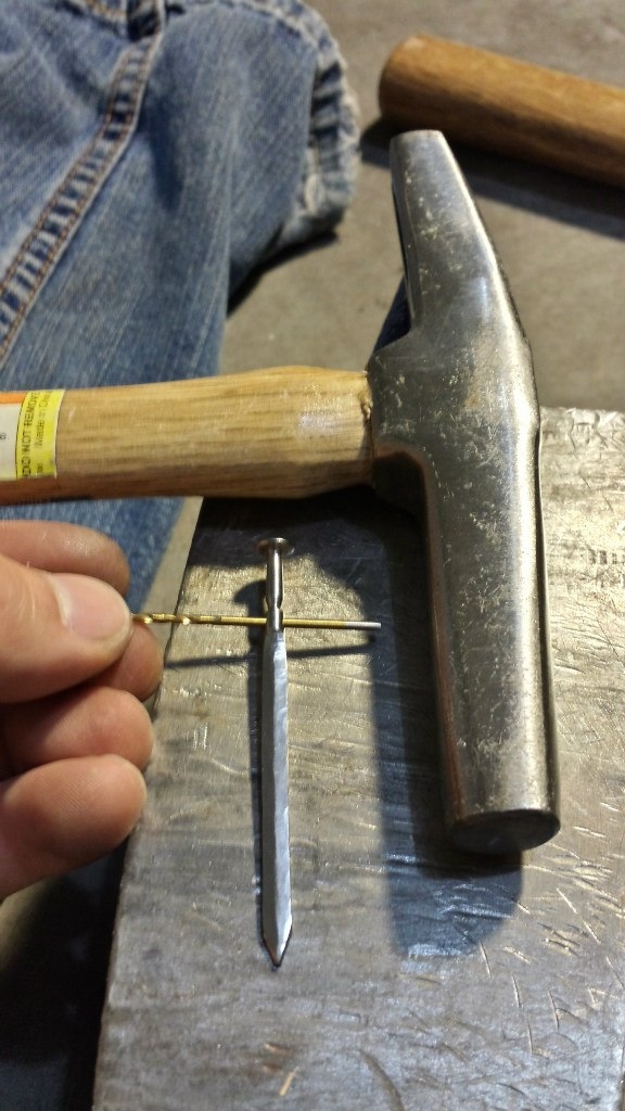 Пособие по изготовлению миниатюрных мечей из гвоздей