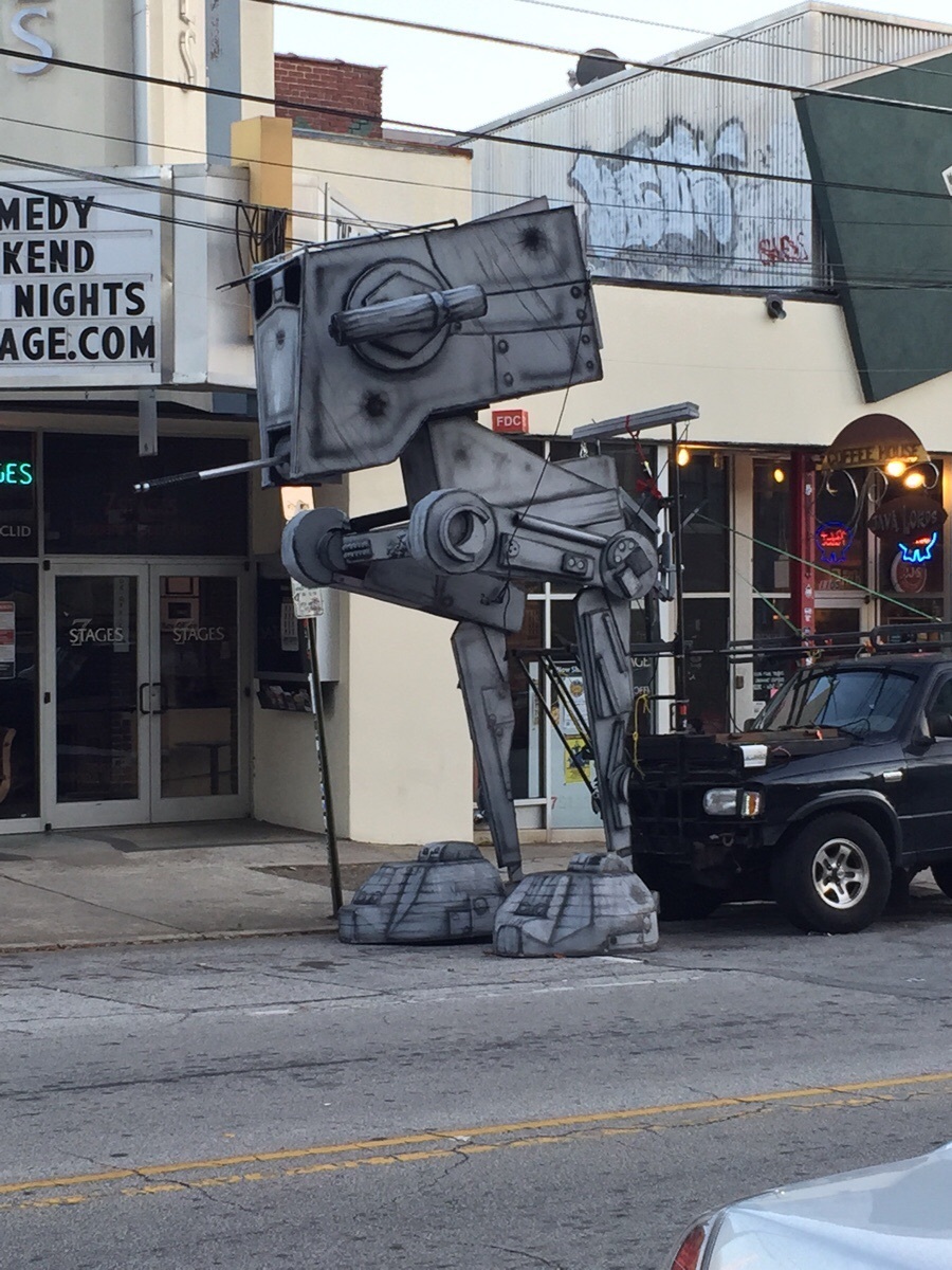 Уличный робот