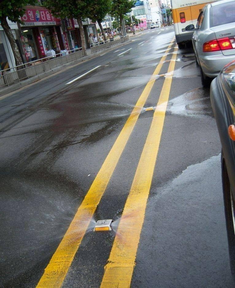 Как моют дороги в Южной Корее
