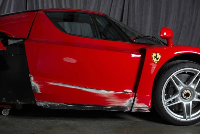 Продается аварийная Ferrari Enzo