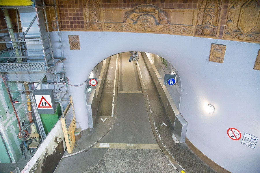 Туннель под Эльбой в Гамбурге