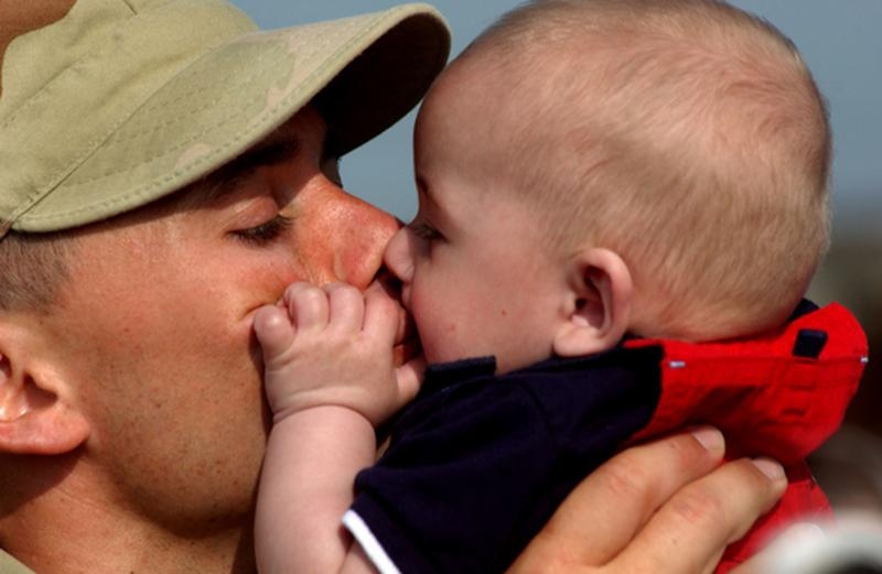 30 военнослужащих, которые видят своих детей впервые